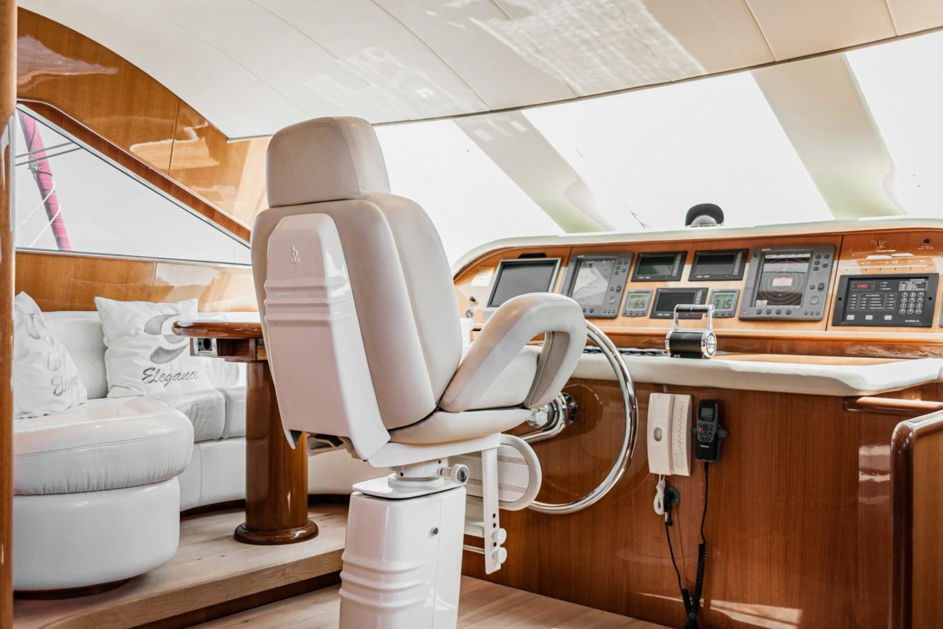 salary of a captain on a yacht